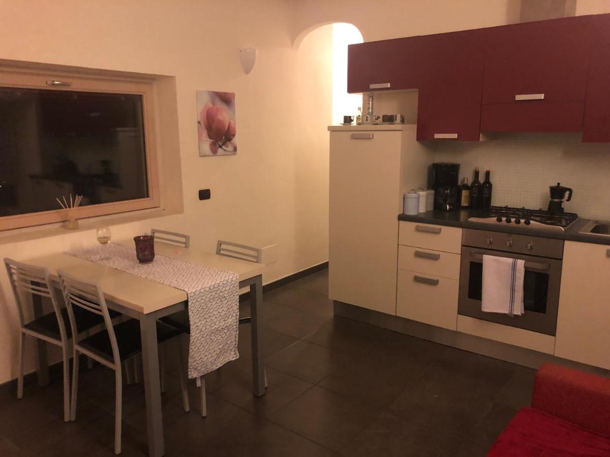 Ficarra Apartments Mezzegra Buitenkant foto