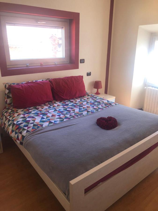 Ficarra Apartments Mezzegra Buitenkant foto